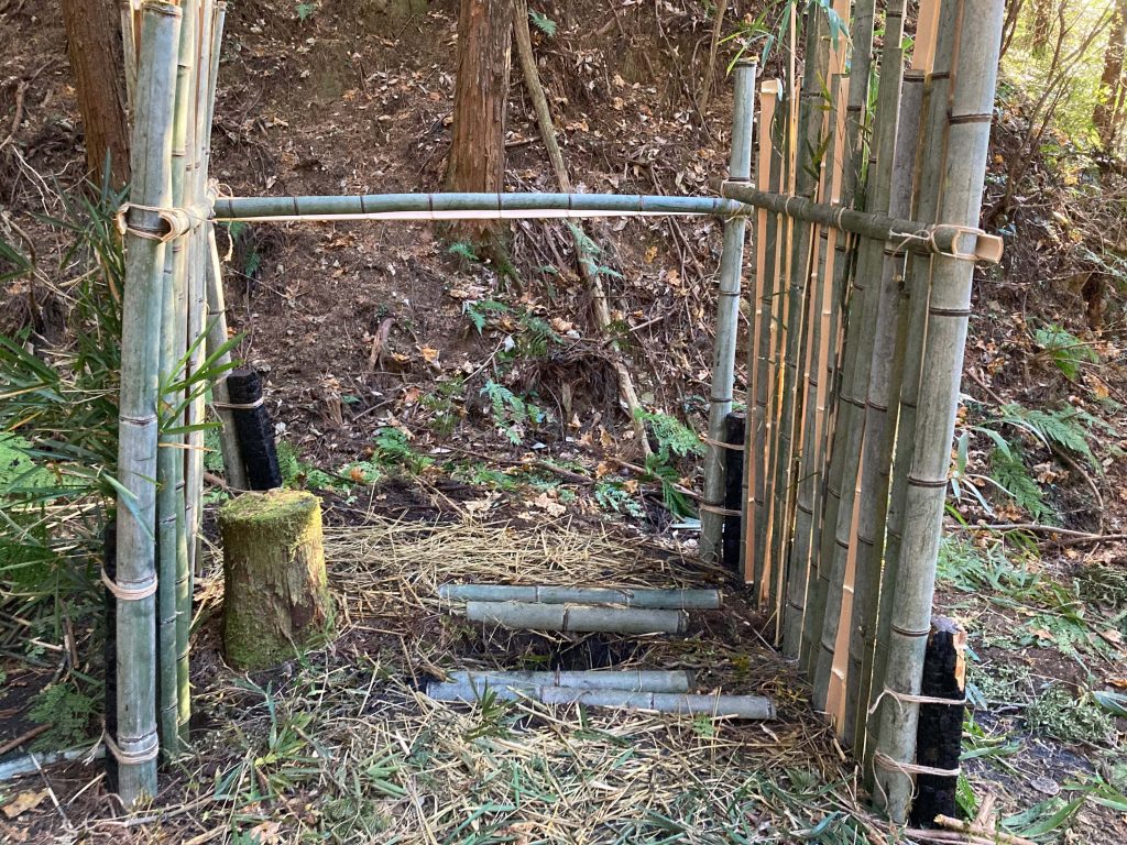 側面に竹を並べていきましたが、タイムオーバーで残り一面ができず。